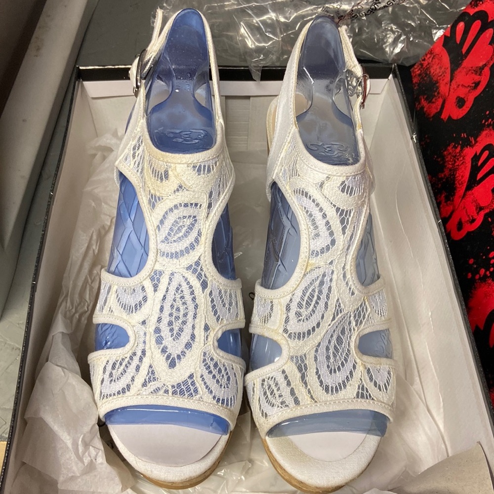 Women’s White Lace Open-Toe Sandals
